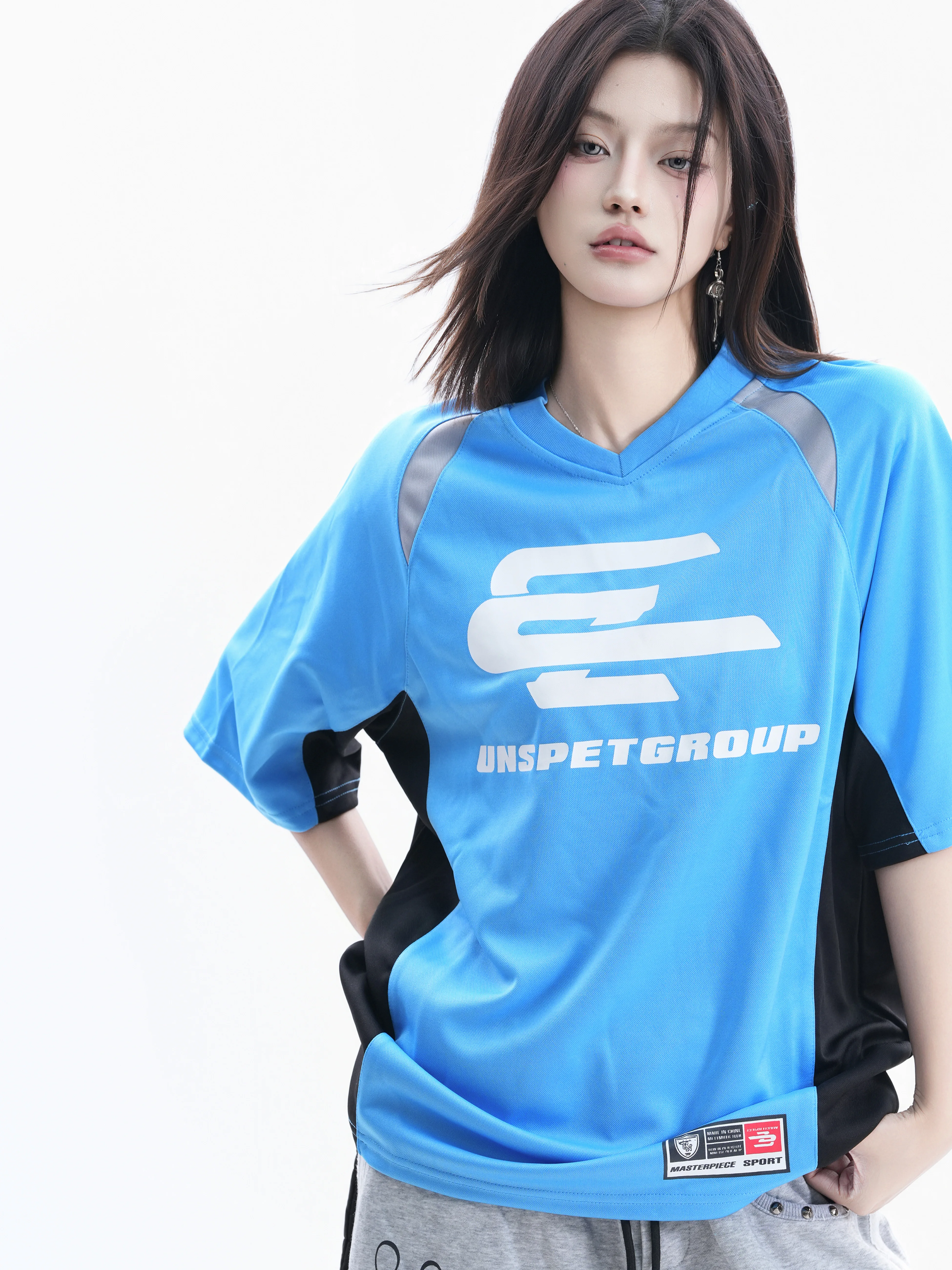 

American Retro Letter Print Oversize V-Neck T-Shirt Women's Color Block Couple's Shirt Casual Style Polyester Fabric Short Sl...