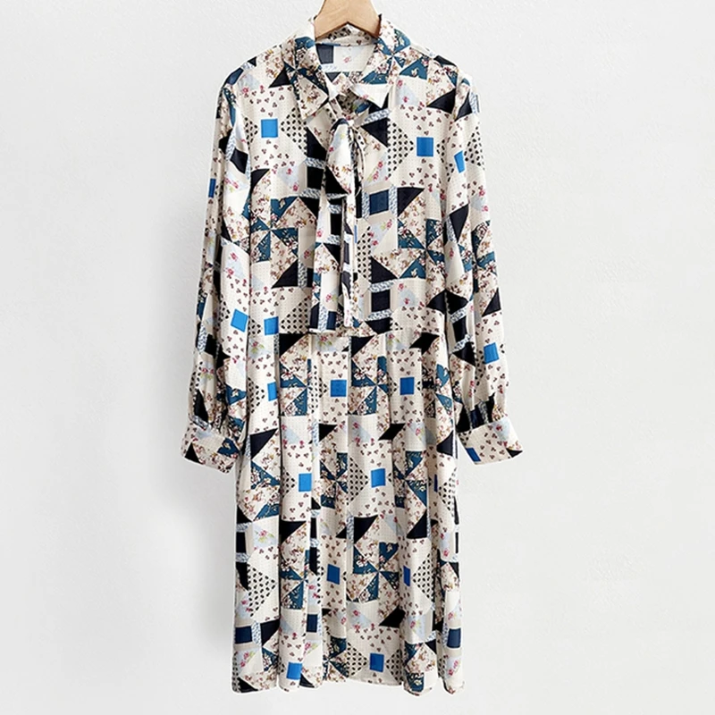 

Silk dress for spring and summer 2025 new high-end comfortable geometric printed belt decoration, long sleeved mid length skirt
