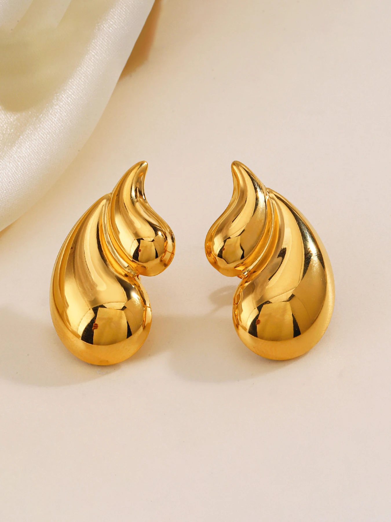 

Women's Stainless Steel Water Drop Stud Earrings, Asymmetrical Design, Plain Pattern, All-Season Accessory, Sexy Style