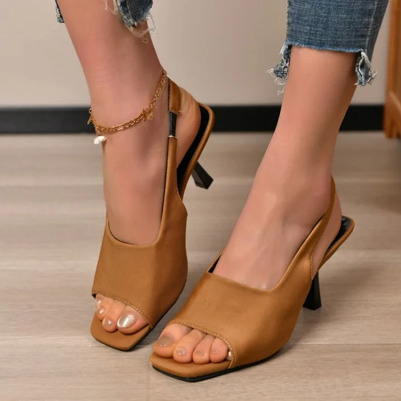 2026 New Women's Summer Solid Color Shallow Mouth Luxury Brand Designer Sexy Open Toe Banquet Party Women's Sandals view 4