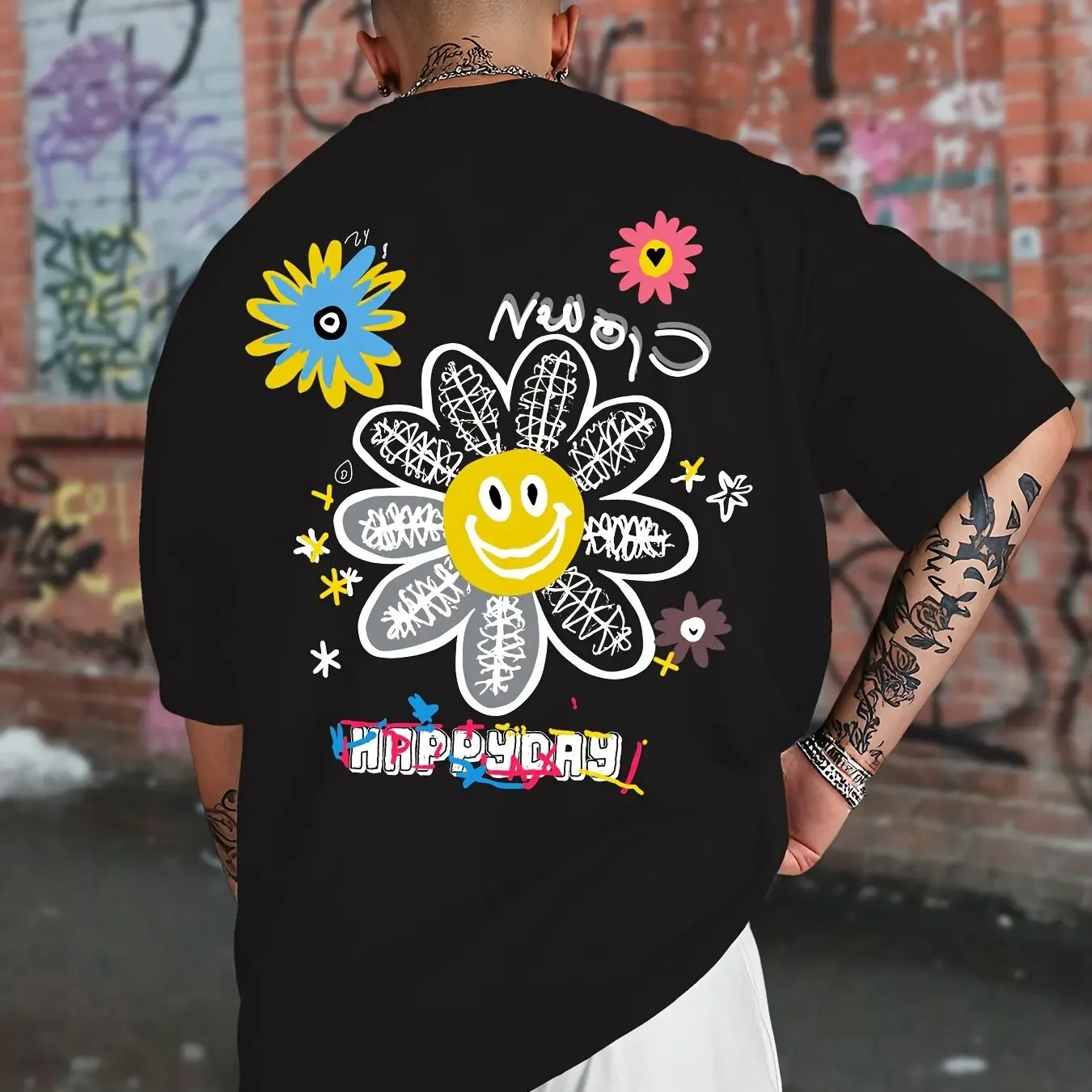 Men Back‑Print Smiley Face Daisy Graffiti Graphic O‑neck White Short Sleeve T‑shirt Loose Unisex Y2K Street Tops