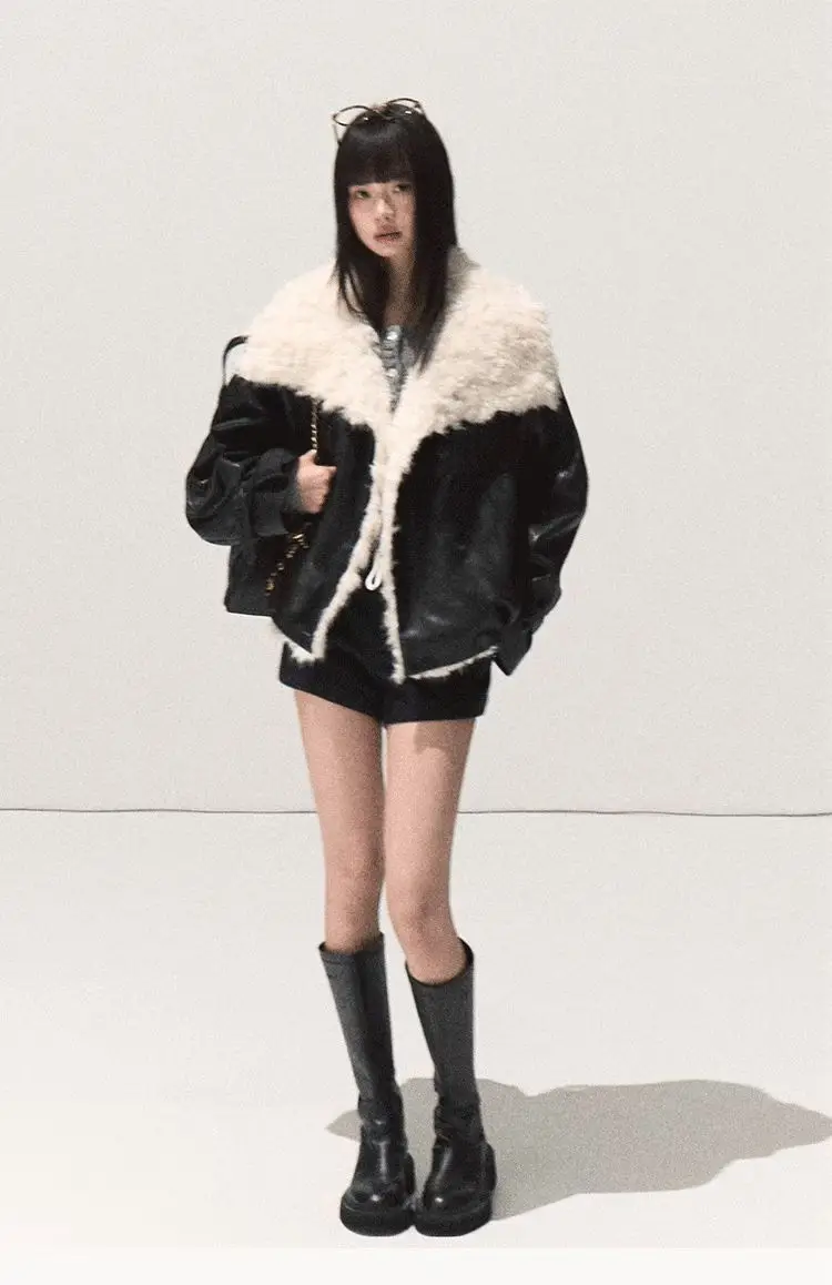 Moda in giacca da donna 2025 Giacca in vera pelle Pelliccia di lana femminile Risvolto grande Elegante cappotto corto da motociclista con