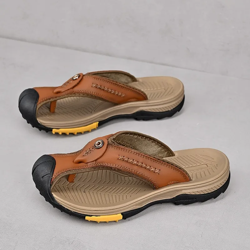 Summer Outdoor Men Flip Flops Summer Beach Flip Flops Men Slippers Fashion Breathable Casual Men Beach Sandals Hot Sell Footwear