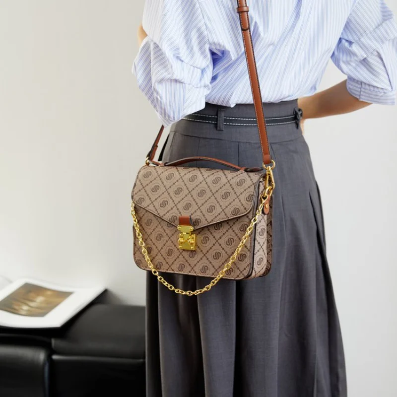 

High-End Ladies Messenger Bag Crafted From Peach-Blossom-Patterned Leather Featuring Casual Paris Daily Refined Look​