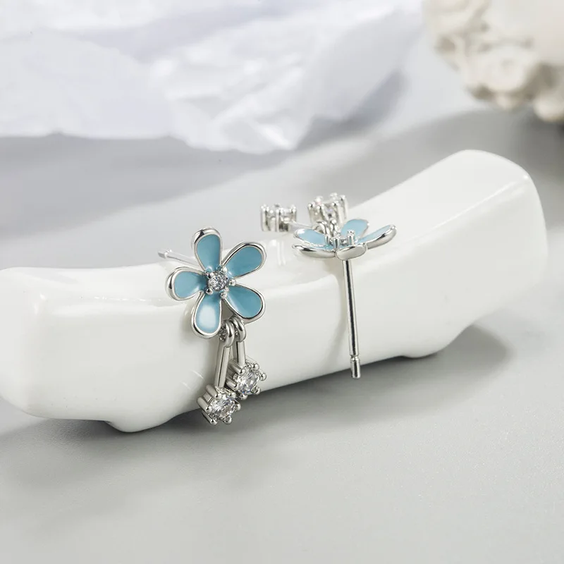 Cute Daisy Tiny Flower Stud Earrings For Lady Girls Crystal White Copper Light Blue Epoxy Female Exquisite Earring Jewelry Gift