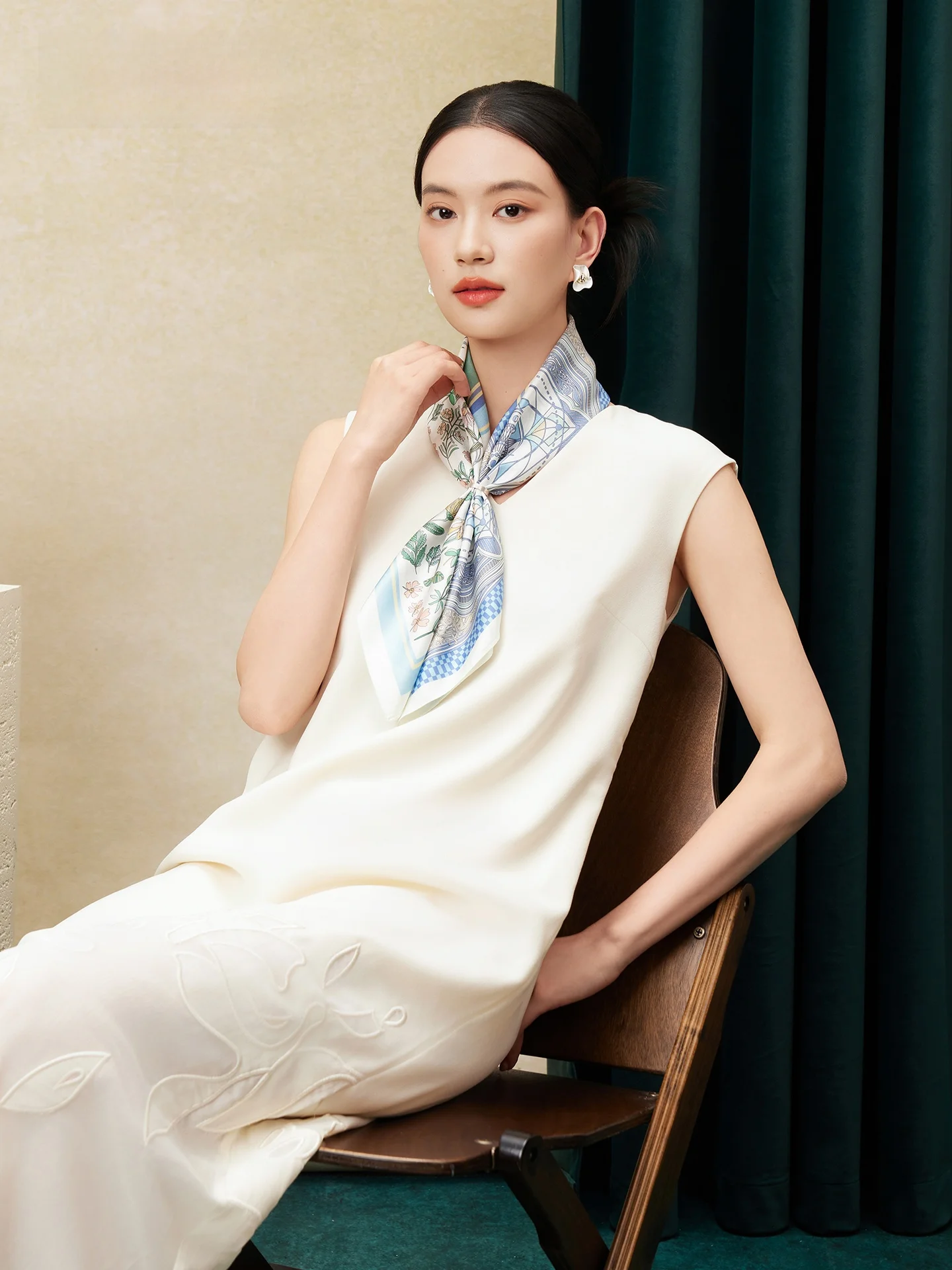 shanghai-story-nouvelle-collection-printemps-Ete-2026-foulard-carre-en-soie-100-soie-impression-double-face-coffret-cadeau-pour-personnes-Agees-et-professionnelles