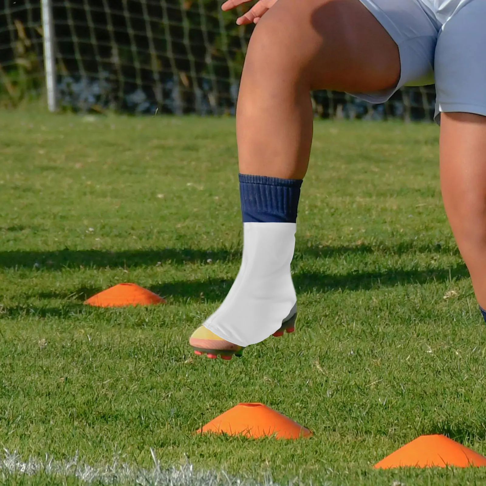 

1Pair White Football Cleat Covers Lightweight Sand Mud Water Resistant Spats for Rugby Soccer Field Hockey Shoe Coverage