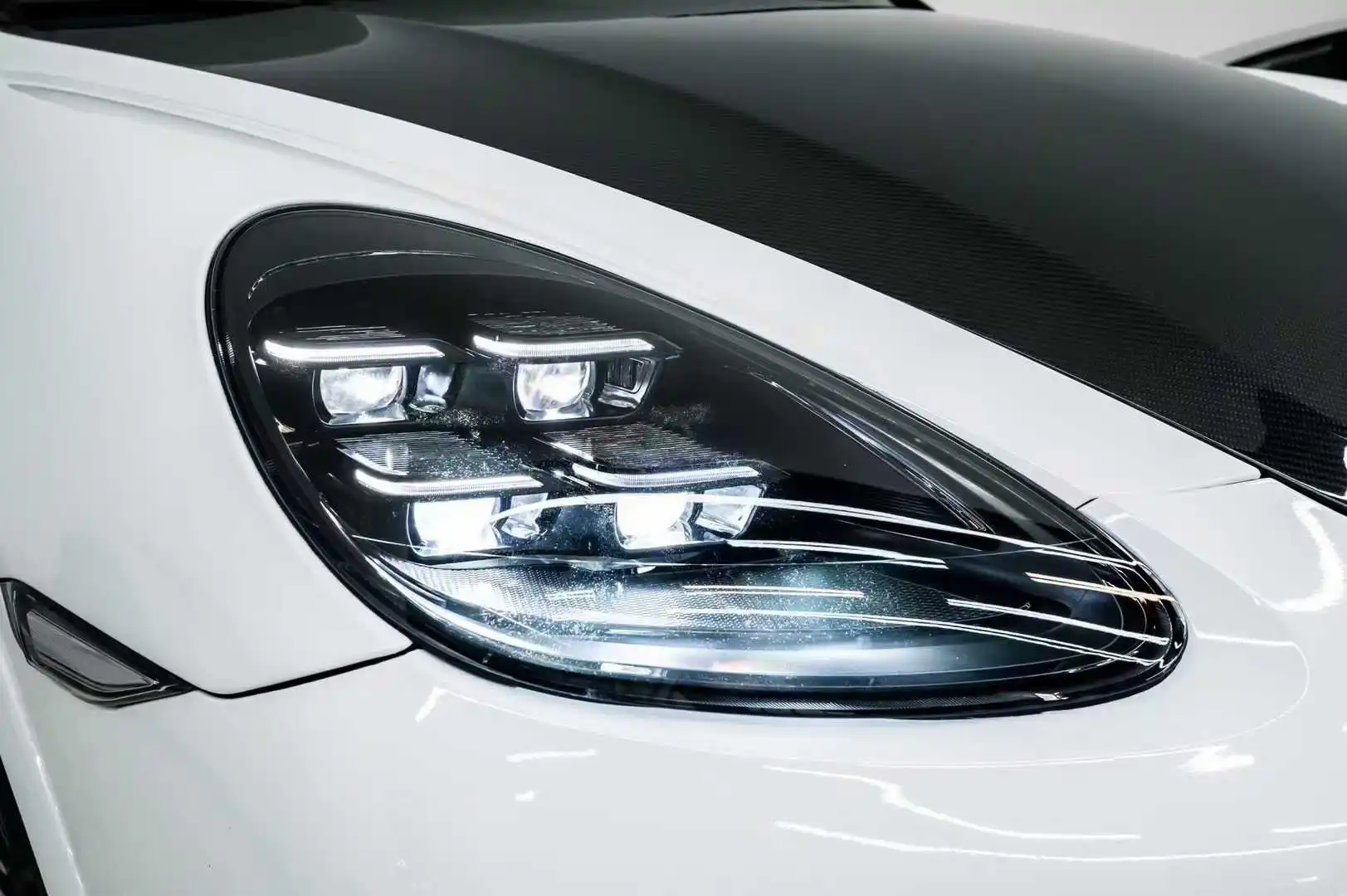 2011-2017 for Porsche for Cayenne 958 LED Headlights High Quality Blue Matrix LED  Temperature