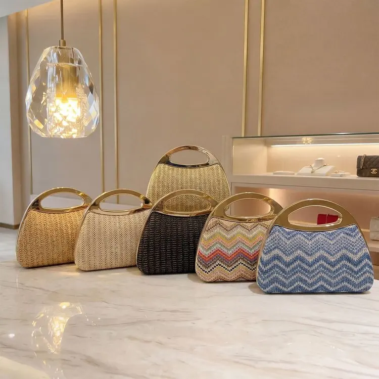 

Роскошная дизайнерская сумка-кроссбоди для подгузников, женская вместительная сумка-тоут, элегантная кожаная сумка через плечо для создания четкой формы.