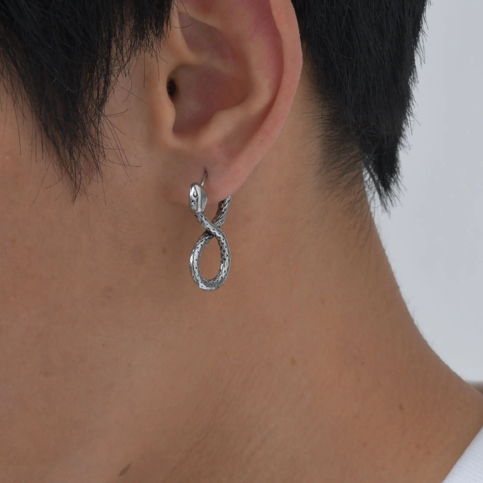 Vnox Personalized Hoop Earrings for Men Teens, Stainless Steel Retro Infinite Serpentine Creative Design Snake Shaped Earrings
