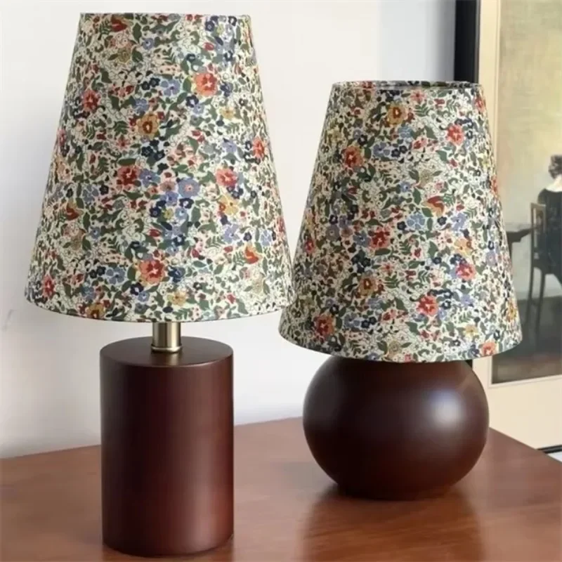 Retro pastoral French Nordic modern ceramic floral bedroom bedside living room decoration desk hotel table lamps LED