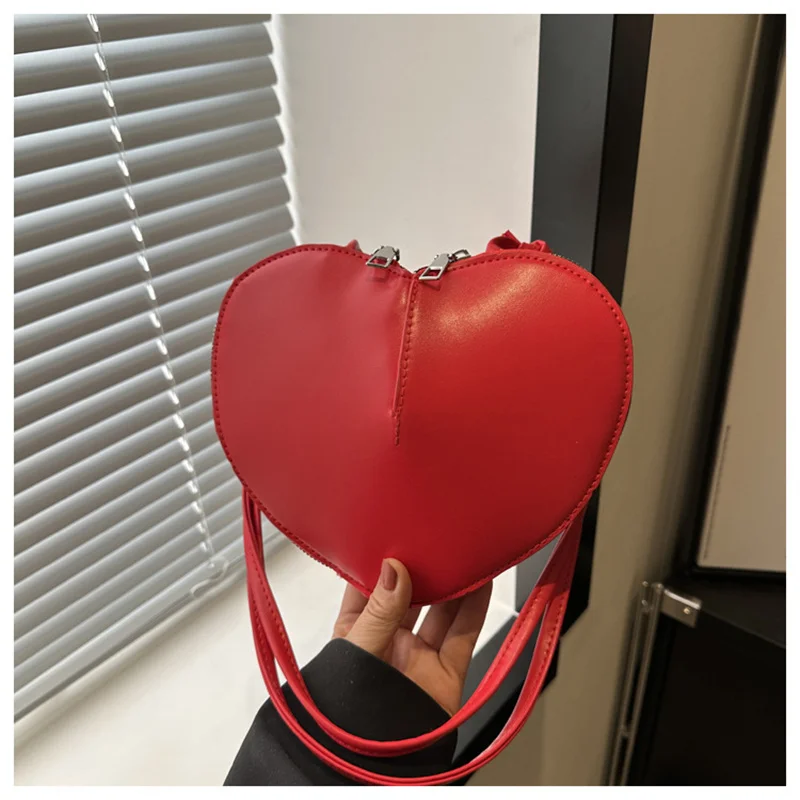 

Personalized Heart Shape Love Red Mini Bags Sweet Fashion Solid Color Cute Girls' Crossbody Bags Walking Dog Coins Key Bags