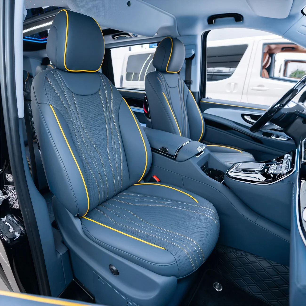 Vito Portable Luxury Car Interior MPV Conversion Kit Aluminum Alloy PVC Tan Leather Seats Starry Roof Ambient Lighting