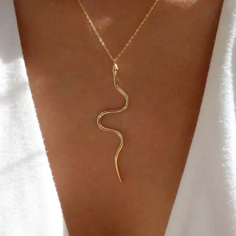 Fashion Minimalist Gold Color Snake Necklace New Animal Design Pendant Necklace for Women Fine Jewelry Party Gift