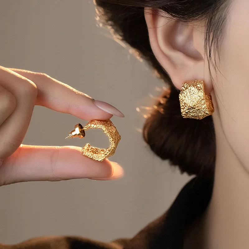 Exaggerated C Ring Earrings Unique Design Personality Female Retro Chinese Style Fashionable Temperament Accessory for Girls