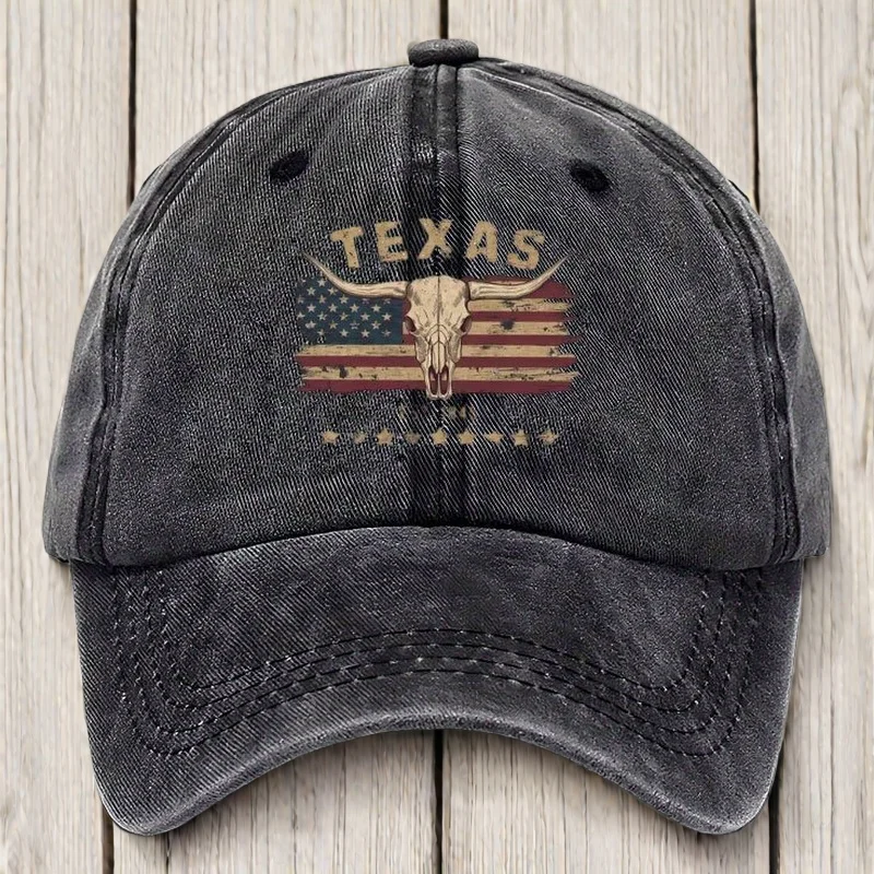 

A Stylish And Versatile Baseball Cap with a Bulls Print, Suitable for Both Men And Women, Perfect for Outdoor Activities