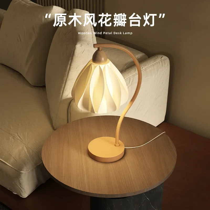 Vintage American Medieval Style Flower Bud Table Lamp Creative Eye Protection Atmosphere Light for Living Room Bedroom Study
