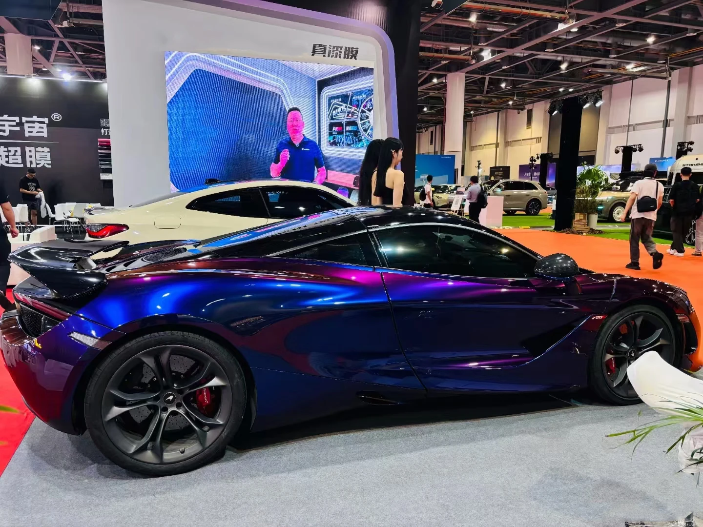 removable Easy to Install Premium PET Auto Vinyl Car Wrap Bubble-Free Stretchable Car Body Film Thunder Lightning