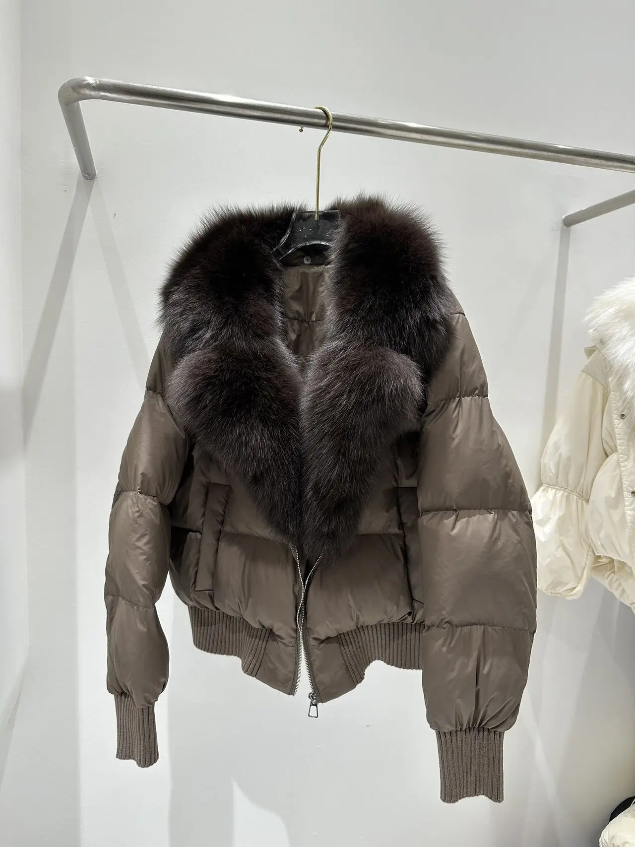 

2026 Winter Women's Real Fox Fur Collar Coat 90 White Duck Down Jacket Female Warm Thick Quilted Jacket Zipper Parker Outwear