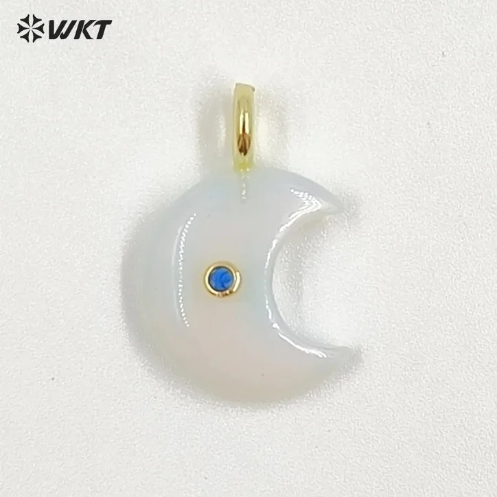 

WT-P2098 Wholesale Accessory Charms Moon Shape Tigereye Lapics Labradorite Gemstone With Zircon Paved Pendants Crafts