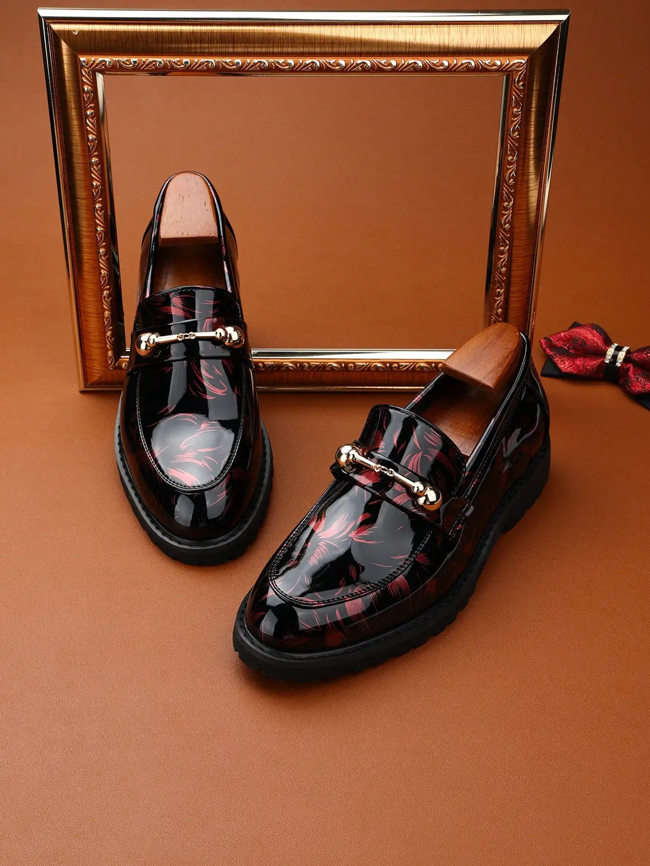 Men's Casual Leather Loafers With A Glossy Printed Design, Thick Sole, And Height-Increasing Style. Suitable For Business, Work, Social Events, And Queuing. [Product Sizing Runs Small; Please Choose The Appropriate Size.]