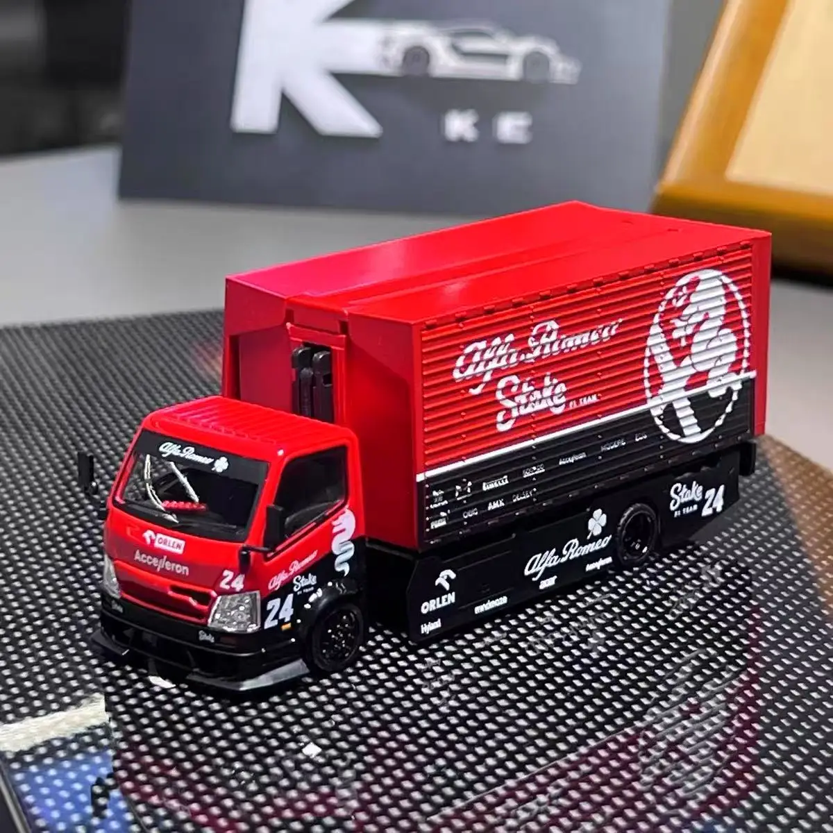 

Micro Turbo 1/64 Gull Wing Gat Custom Truck Metallic Red Collection Gift Scale Model Car