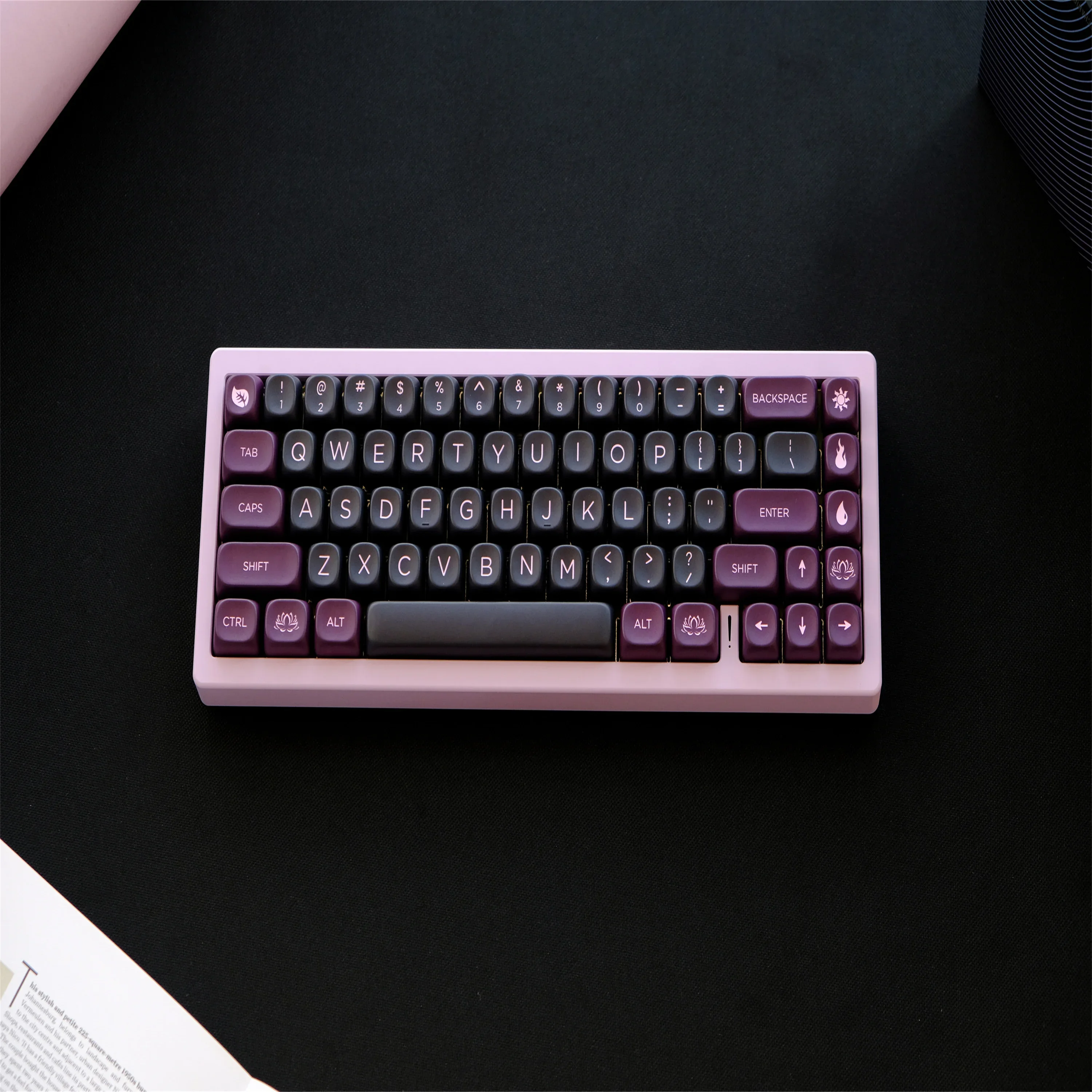 Black lotus keycap 126 keys PBT material MOA highly sublimation process Suitable for a variety of mechanical keyboards