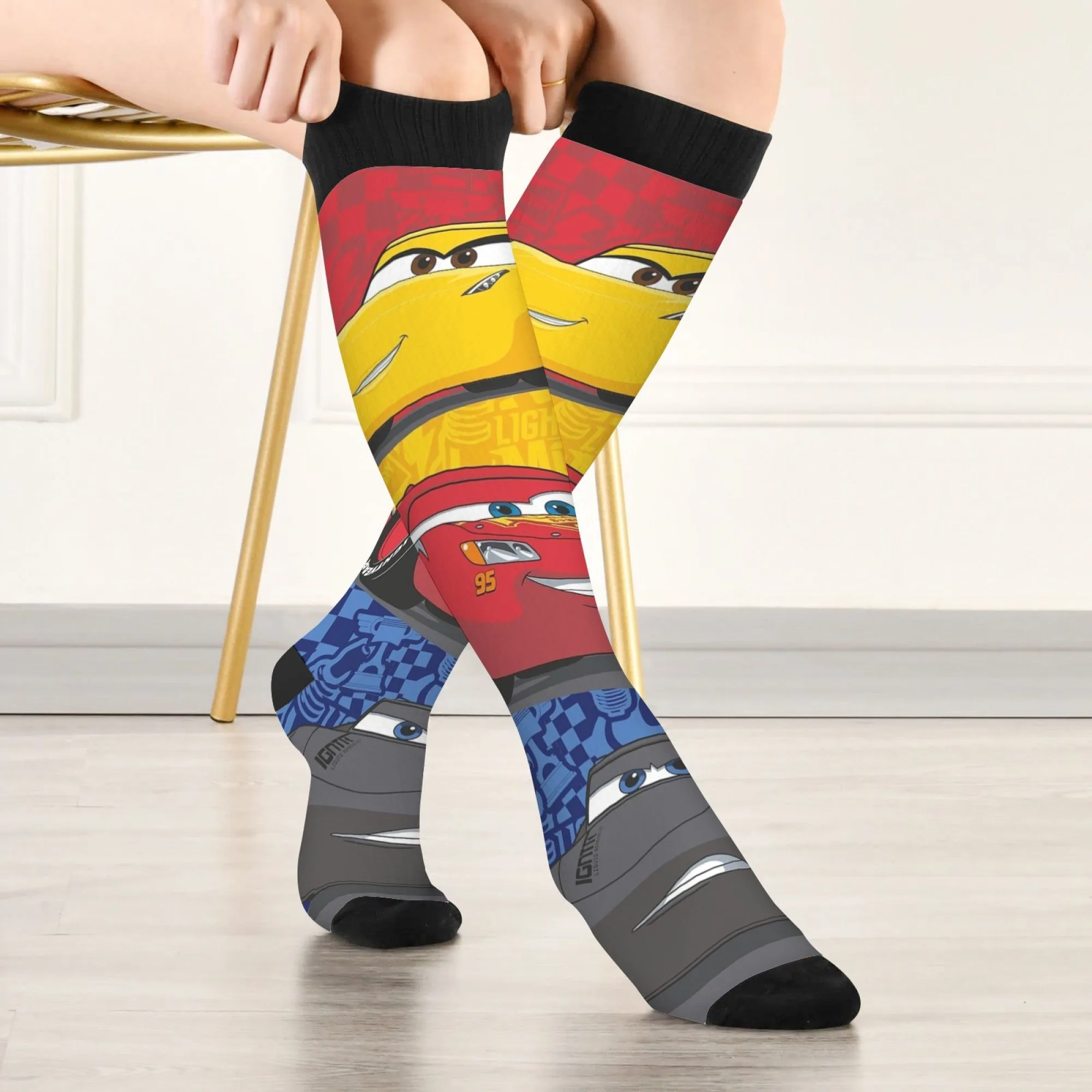 

Lightning McQueen Print Men's Socks Comfortable Breathable Non-slip Socks Novelty Harajuku Retro Street Hip-Hop Socks Fun Gift