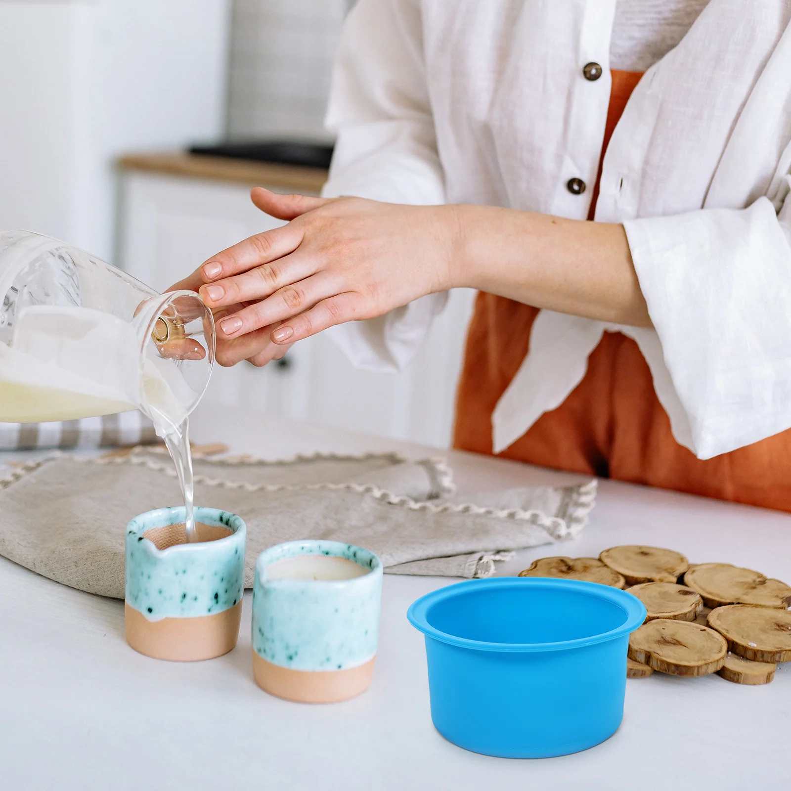 

2Pcs Non-Stick Silicone Wax Heater Inner Pot Heat Resistant Wax Melting Bowl for Hair Removal Warmer Waxing Bowl Container