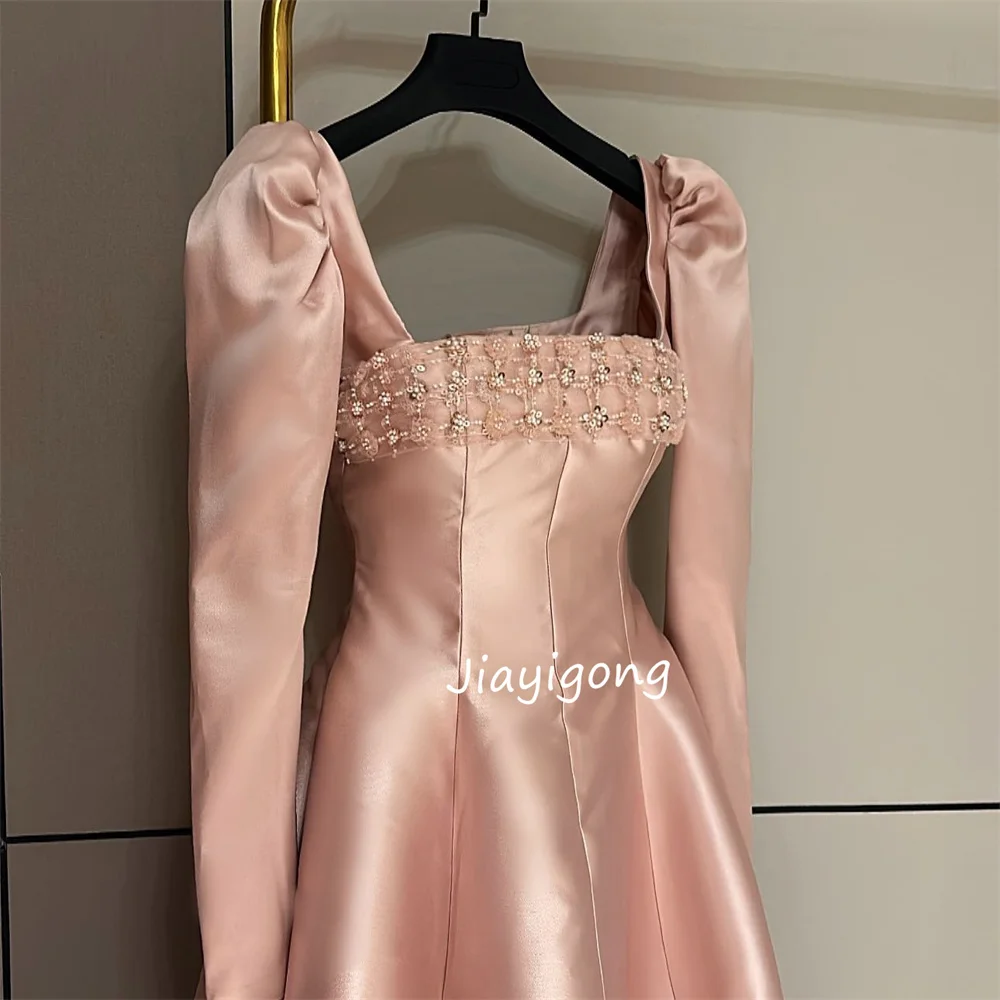 Abiti lunghi con scollo quadrato a trapezio con pieghe di paillettes alla moda personalizzati Occasioni su misura Scintilla squisita