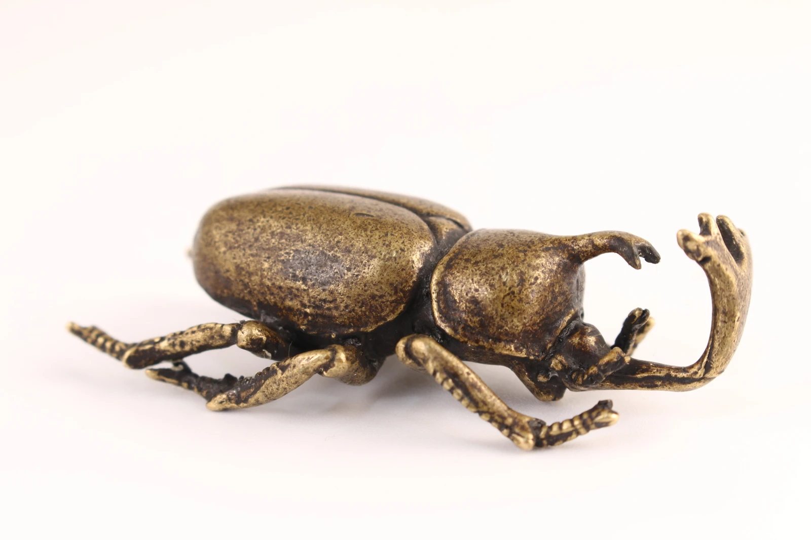 Rare Chinese old bronze beetle Statue figure home decoration Vintage Metal Animal Statue