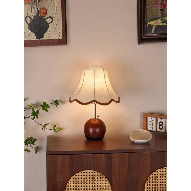 

French medieval desk lamp American retro bedroom bedside lamp wedding romantic dowry Changming living room study atmosphere lamp