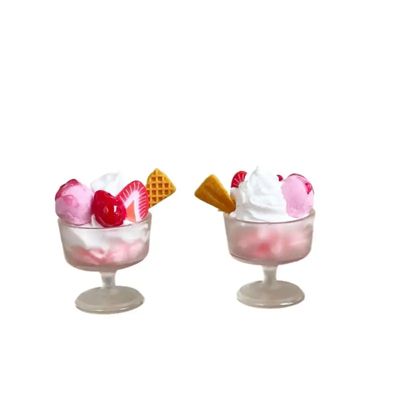 1/2/3/4/5Pcs Miniature Dollhouse อาหารของเล่นสตรอเบอร์รี่บอลสีชมพูถ้วยไอศกรีมรุ่น DIY ตกแต่งสําหรับตุ๊กตาอุปกรณ์เสริมเด็กของขวัญ