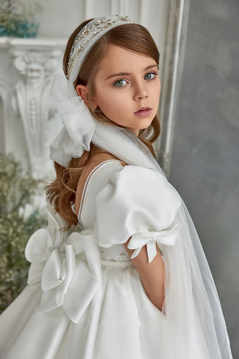 Abito Boho Flower Girl per matrimonio manica corta in raso bianco con fiocco grande abito da festa di compleanno per bambini abiti da ballo per la prima comunione