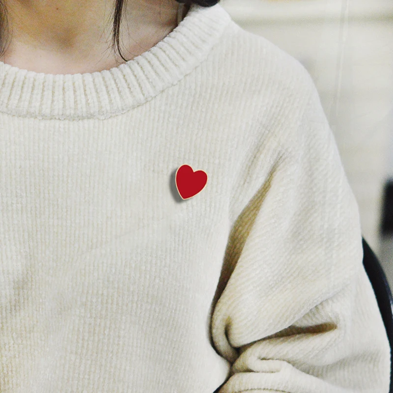 Alfinetes de esmalte vermelho para homens e mulheres, broche de lapela, emblema dos desenhos animados, amantes, jaquetas jeans e bolsas, presente da jóia do amigo