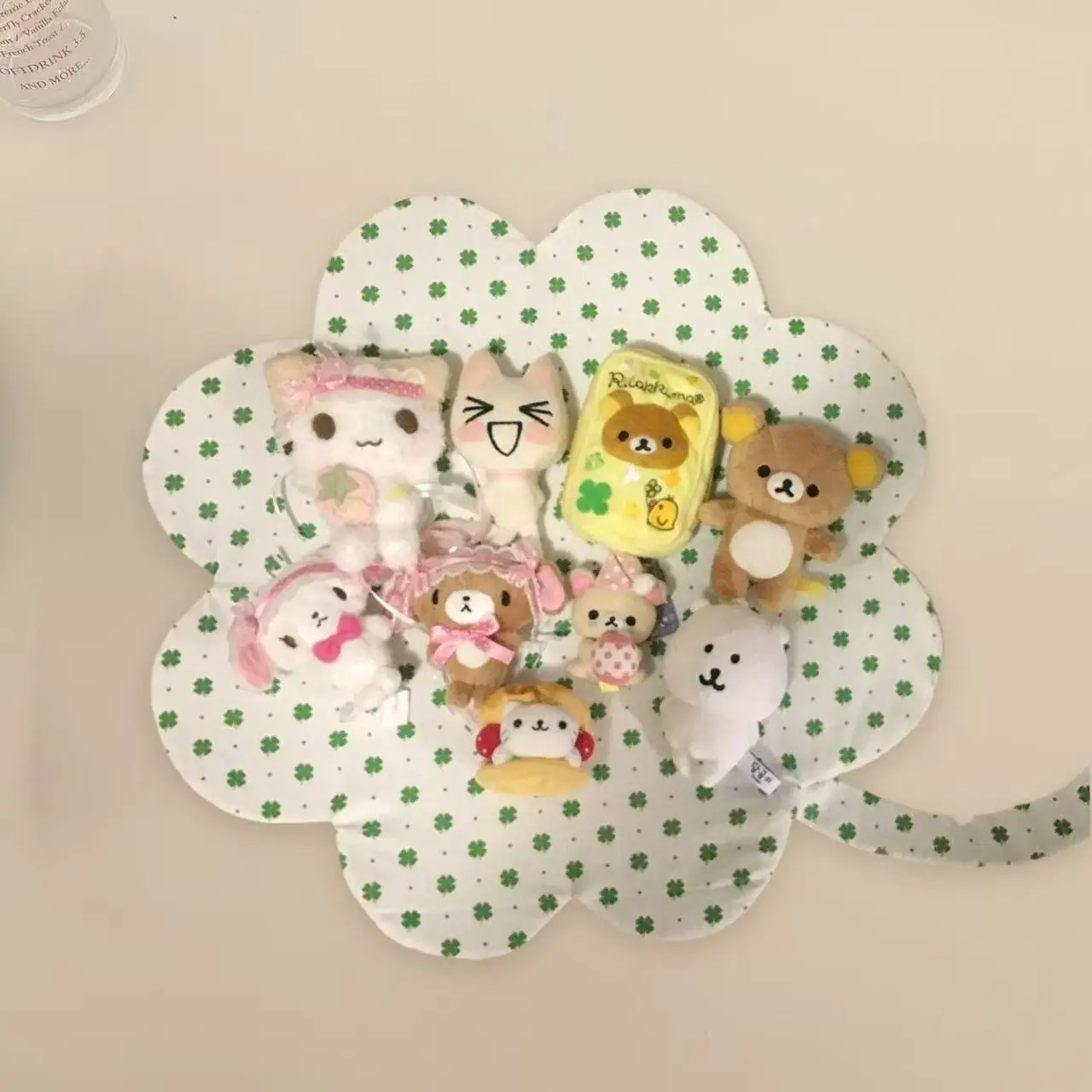 Japanese Antique Polka Dot Four-leaf Clover Placemat Cute Doll Pose Props Hand Account Desktop Decoration Background Table Mat