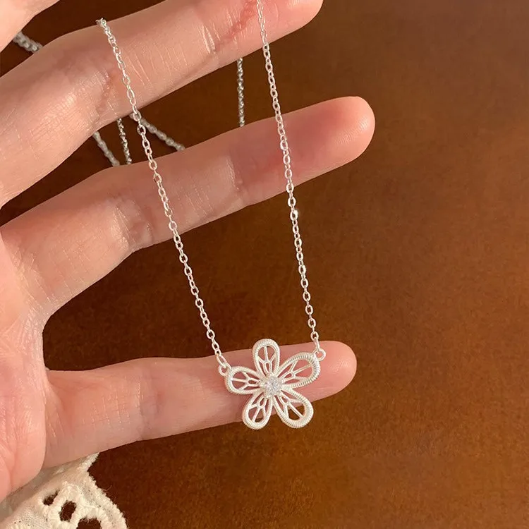 

Серебряное колье 925 пробы, элегантное, классическое, с цветочным узором, ажурное, с прозрачными фианитами и красной клубникой, для женщин и девушек, ювелирное украшение, подарок, оптовая продажа, дропшиппинг