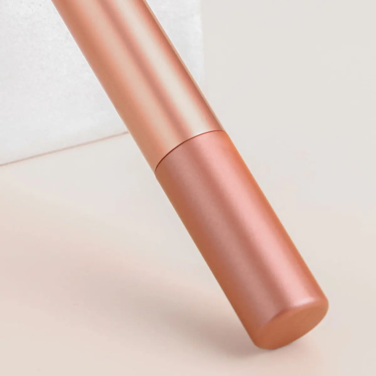 1pc Flame Shaped Blush Brush For Applying Powder Blush On Cheeks To Sculpt And Define Your Face For A Refined