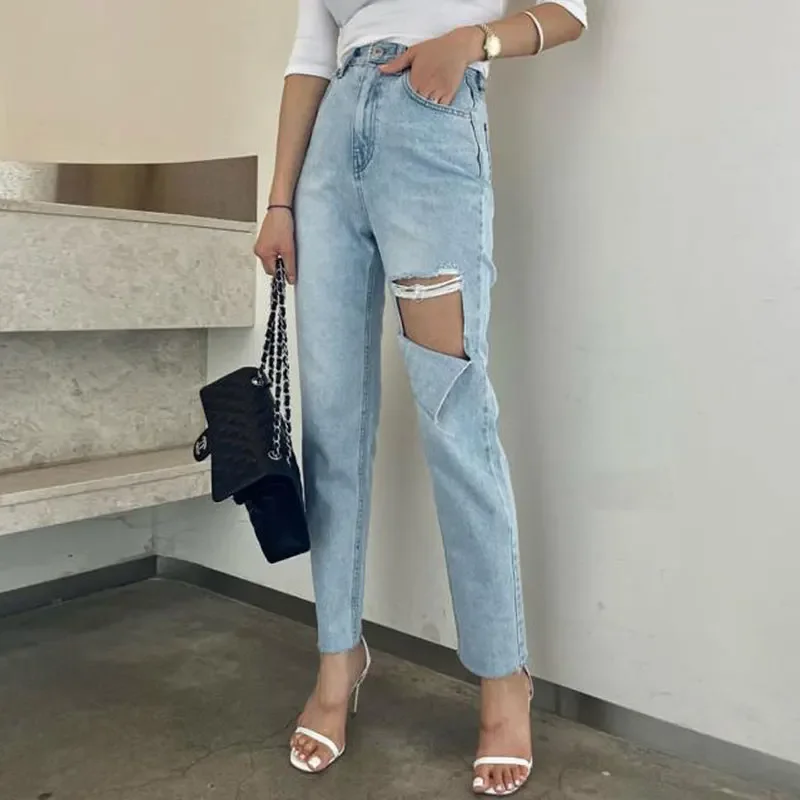 

Light Blue Ripped Jeans Women Streetwear High Waisted Vintage Harm Pants Lady Bottoms Hole Korean Y2k Soft Denim Jean Mom