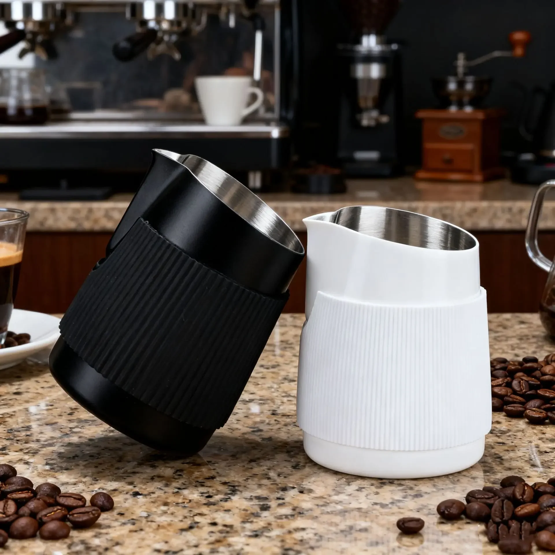 480ml Silicone Sleeve Anti-scalding Stainless Steel Pointed Mouth Coffee Latte Art Cup Beveled Mouth Milk Foam Cup with Scale