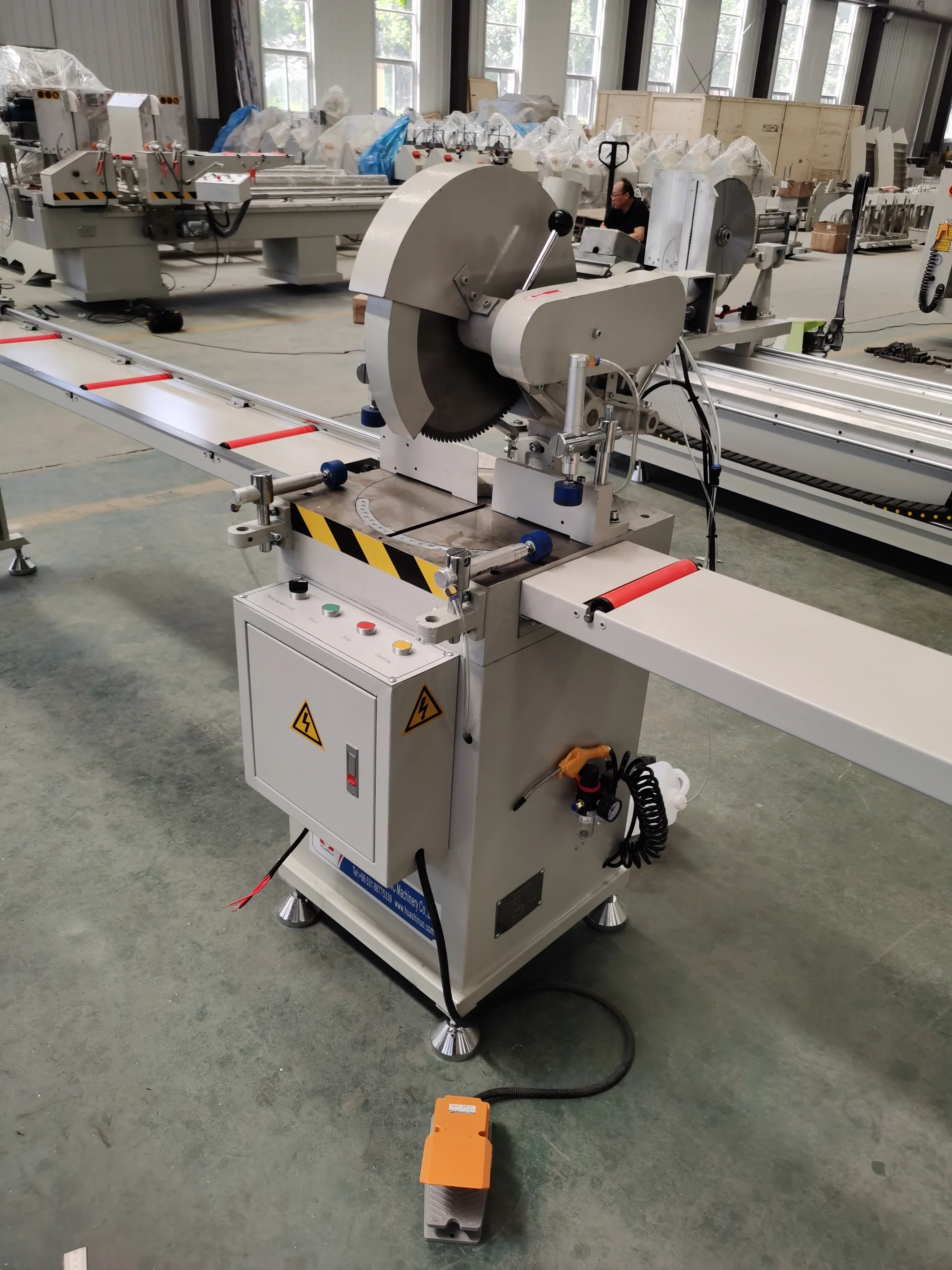 Perfil de alumínio de cabeça única de alta eficiência qualquer máquina de corte de ângulo