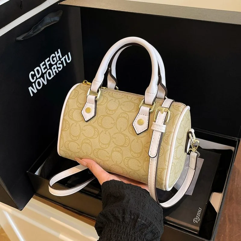 Bolsos de mano de moda para mujer hechos de cuero premium con un diseño moderno y un aspecto elegante y famoso e atemporal ​