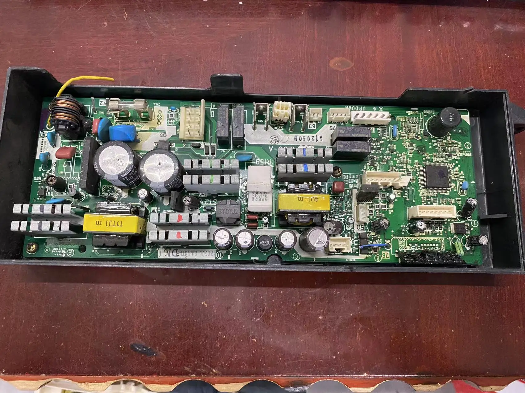 

Проверка печатной платы/материнской платы CW6-A CW7 DKO DFI прошла успешно.