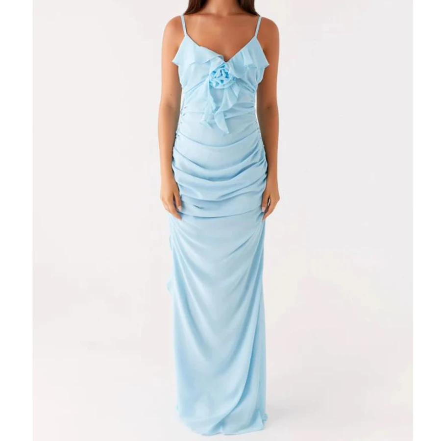 Abito lungo da donna elegante con scollo all'americana in tinta unita, applicazioni di fiori 3D, pieghe, cinturino per spaghetti, abito lungo senza schienale per la spiaggia