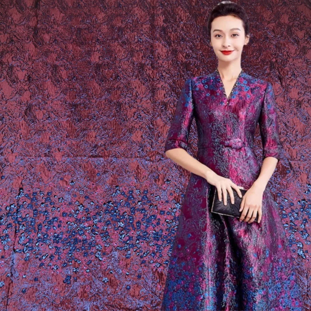 

130x145 см темно-фиолетовая жаккардовая парчовая ткань для ветровки, платья, одежды, модная ткань, металлическая проволока, полиэстер, материал