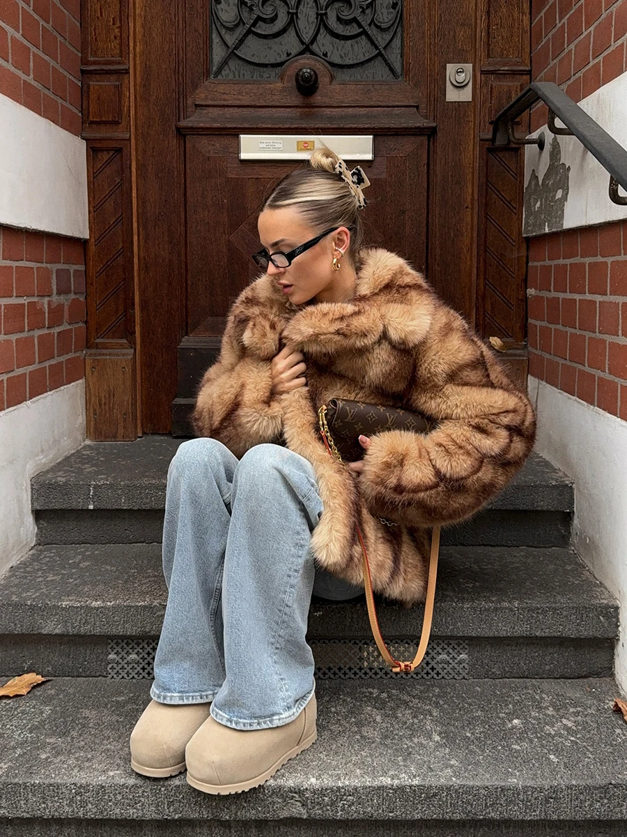 Brown Stripes Gradient Premium Faux Fox Fur Coat Women’s Fashion Iconic Plush Outwear High Street Vintage Cozy Everyday Outfit