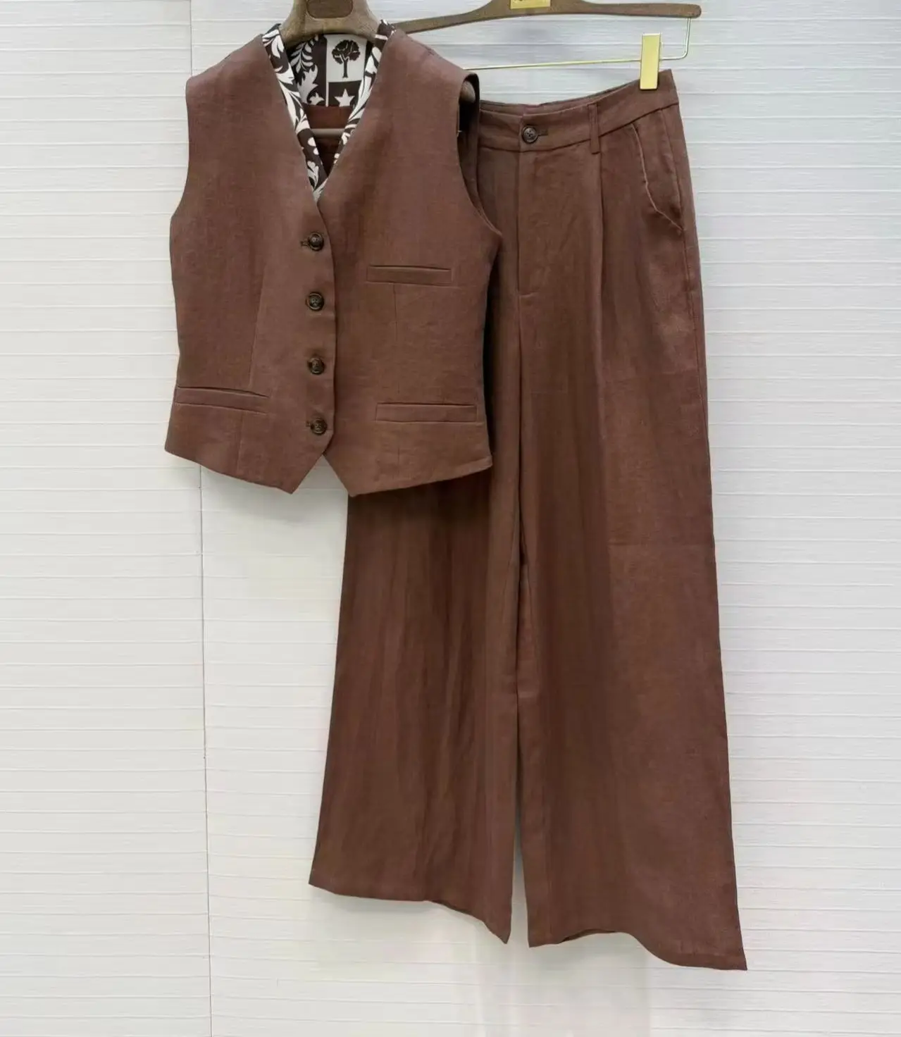Old Man Qian's linen casual two-piece printed patch V-neck sweater and high-waisted wide-leg pants - an elegant outfit set