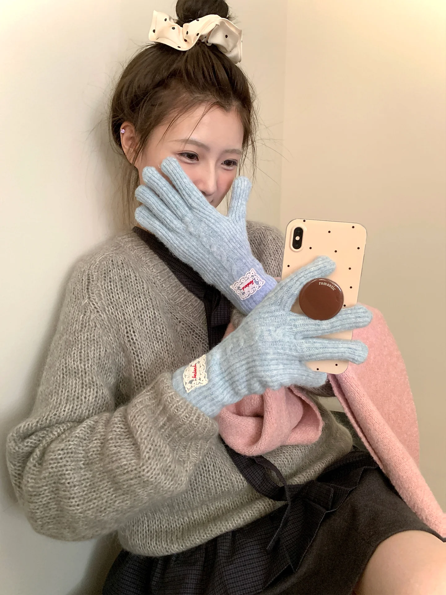 قفازات دافئة سميكة تعمل باللمس للنساء في الخريف والشتاء على الطراز الكوري قفازات محبوكة مقاومة للبرودة لركوب الدراجات