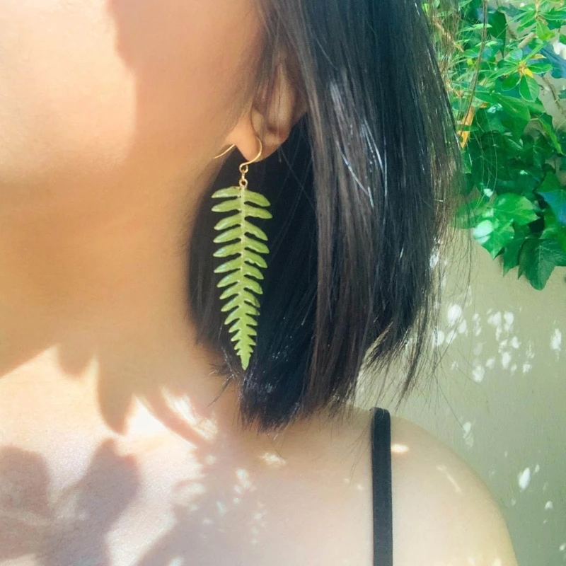 X6HE Eye Catching Earrings Bohemian Green Fern Leaf Earrings Delicate Long Fringe