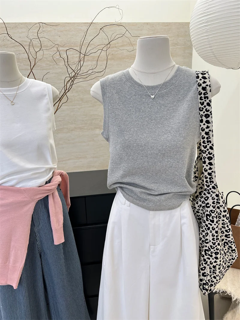 

Slim Fit Short Sleeveless round Neck Tank Top Women's Base Shirt Summer New Style Minimalist Dry Korean Version Commute Style